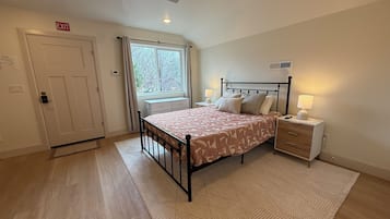 1 bedroom, internet, bed sheets