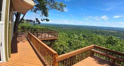 Rarest of the rare. Sky house. Best view in the tri-state