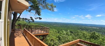 Rarest of the rare. Sky house. Best view in the tri-state