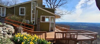 Rarest of the rare.  Sky house. Best view in the tri-state