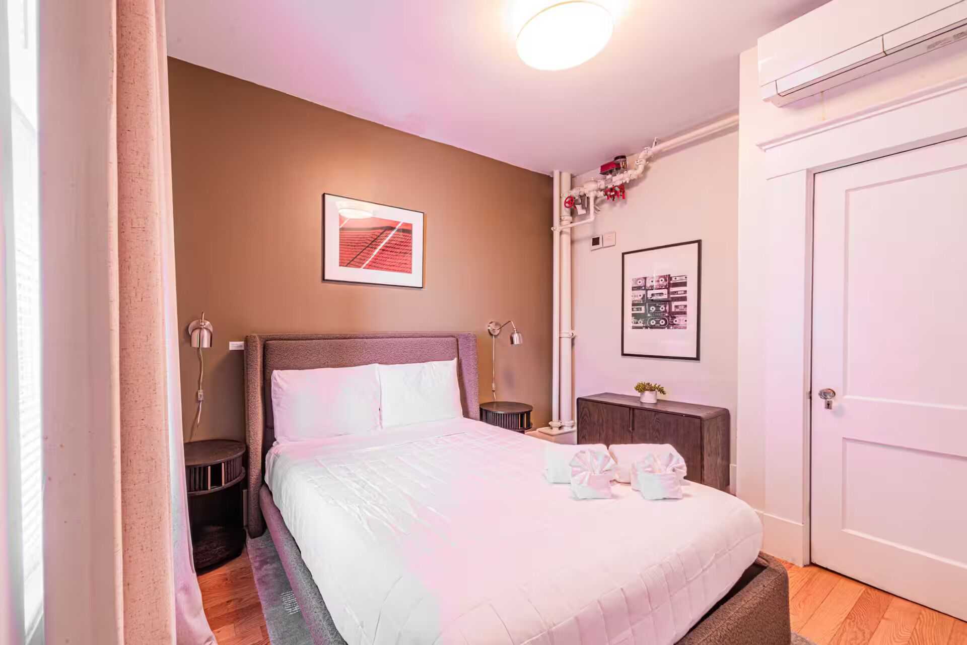 Iron/ironing board, free WiFi, bed sheets