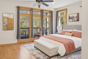 Skrivbord, strykjärn/strykbräda, wi-fi och sängkläder