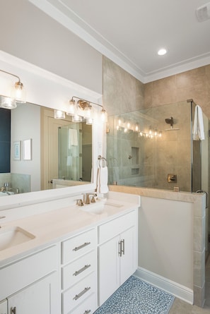 Shower, jetted tub, hair dryer, towels