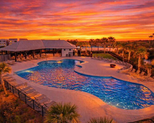 Pool, Walk To Beach, Water Views, Firepit, Dog Friendly, Luxury 4BR, Summer Salt