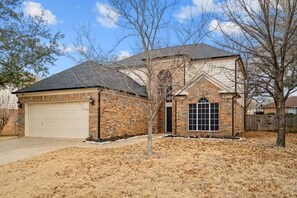 Exterior - NEW Centrally Located North Richland Hills Abode (North Richland Hills)