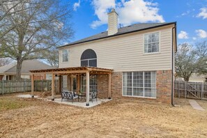 Exterior - NEW Centrally Located North Richland Hills Abode (North Richland Hills)