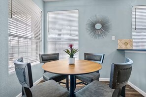 Dining - NEW Centrally Located North Richland Hills Abode (North Richland Hills)
