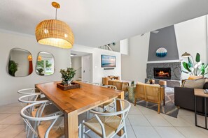 Dining - Destin Spring Break HQ | 3BR + Pool | Book NOW! (Destin)