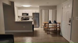 Private kitchen - Comfy King 2Bed 2Bath /Walk to NRG/ 1mi Med Center (Houston)