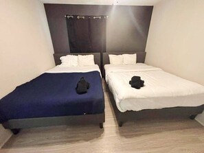 1 bedroom, desk, iron/ironing board, WiFi