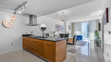 Appartement, 1 chambre, cuisine, vue ville | Intérieur