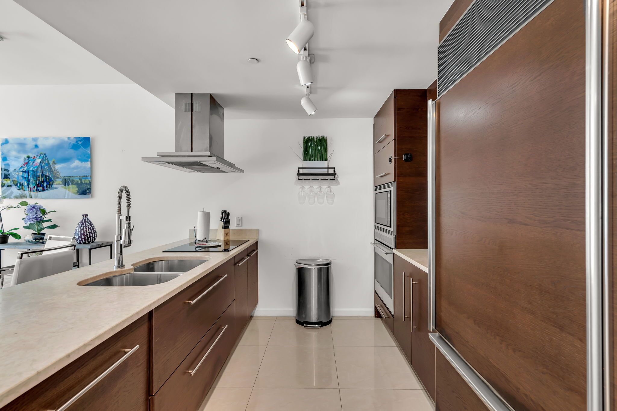Departamento, 1 habitación, se aceptan mascotas, vista a la ciudad | Cocina privada | Microondas, horno, parrilla de estufa y cafetera y tetera 