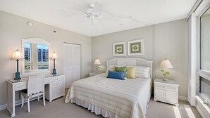 Desk, iron/ironing board, free WiFi, bed sheets - Beachplace 3  - 203 by FGC (Longboat Key)