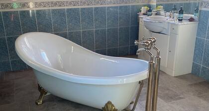 Trearddur Bay detached Farmhouse close to the beach, spectacular views, parking.