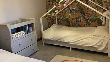WiFi, bed sheets