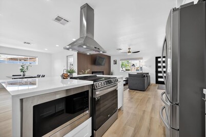Beautiful 3-bedroom house in peaceful Scottsdale perfect for relaxing stays