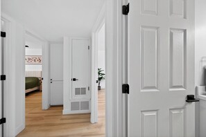 Interior - Beautiful 3-bedroom house in peaceful Scottsdale perfect for relaxing stays (Scottsdale)