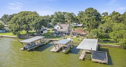 Lakefront Livingston Retreat w Dock & Fire Pit!