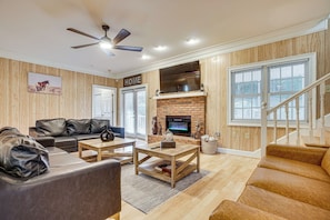 Smart TV, foosball, table tennis - 7 Acres Entertainment-Ready  with Private Swimming Pool (Cleveland)