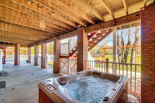 7 Acres Entertainment-Ready  with Private Swimming Pool