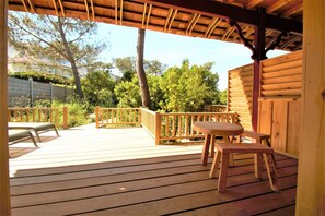 屋外ダイニングエリア