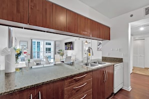 Apartment, 1 Bedroom, Sauna, City View | Interior