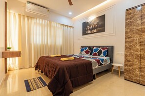 2 chambres, fer et planche à repasser, Wi-Fi, draps fournis