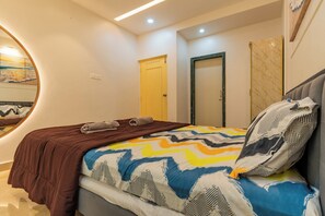 2 bedrooms, iron/ironing board, WiFi, bed sheets