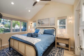 3 bedrooms, desk, iron/ironing board, free WiFi - Mid to Long Term Furnished 5 blocks 2Pier 5 star Renovated Cozy Luxury King Bed (Oceanside)