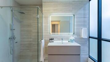 Shower, towels