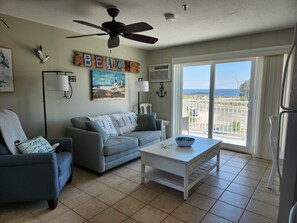 Living area - Oceanfront 1-bedroom condo on North Beach with a pool! (Hampton)