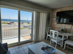 Dining - Oceanfront 1-bedroom condo on North Beach with a pool! (Hampton)