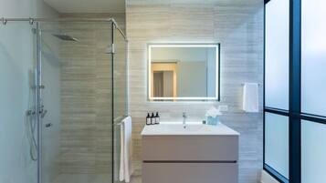 Shower, towels
