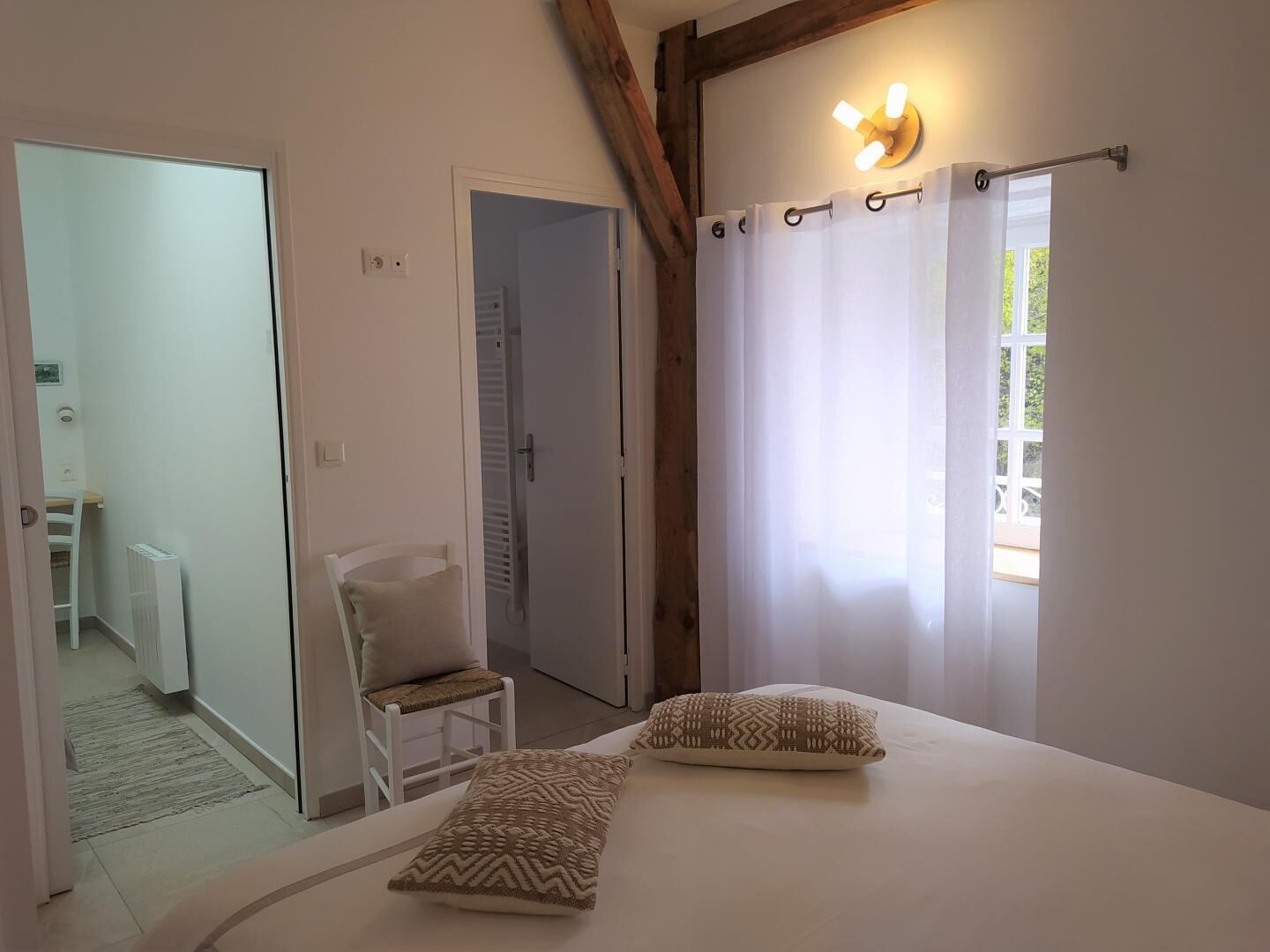 2 bedrooms, iron/ironing board, free WiFi