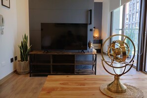 TV - Furnished 1 Bedroom in Santiago in Somma Asturias (Las Condes)