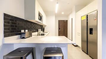 Fridge, microwave