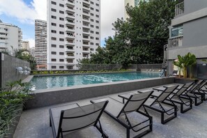Pool - Serviced Studio in São Paulo with City Views (São Paulo)