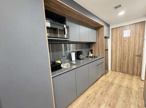 Fridge, microwave, oven, stovetop - Corporate Studio in Mexico City (Mexico City)