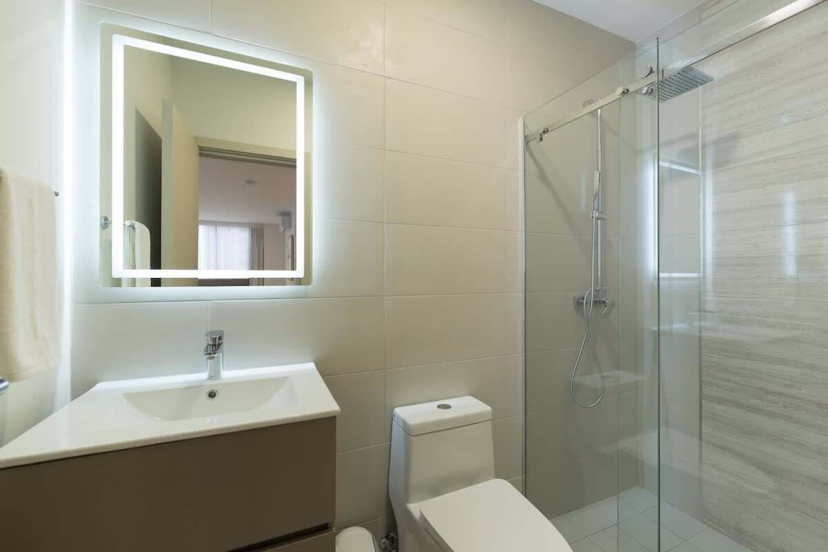 Shower, towels