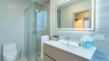Shower, towels