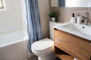 Shower - Furnished 2 Bedroom in Santiago in Greystar Somma (Santiago)