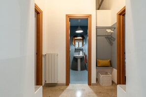 Hair dryer, towels - Avio apartment (PALERMO)