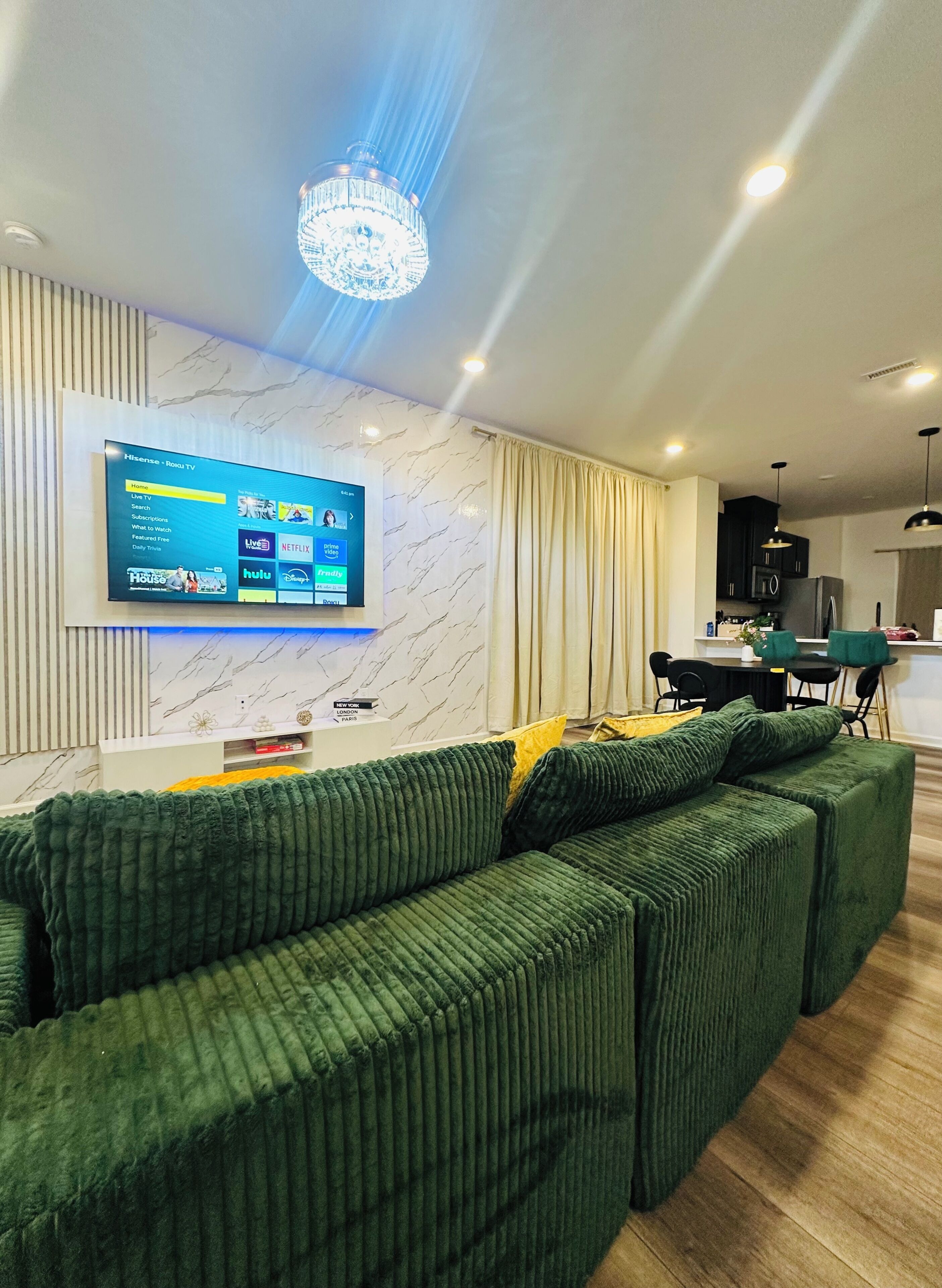 Smart TV, tenis de mesa y libros 
