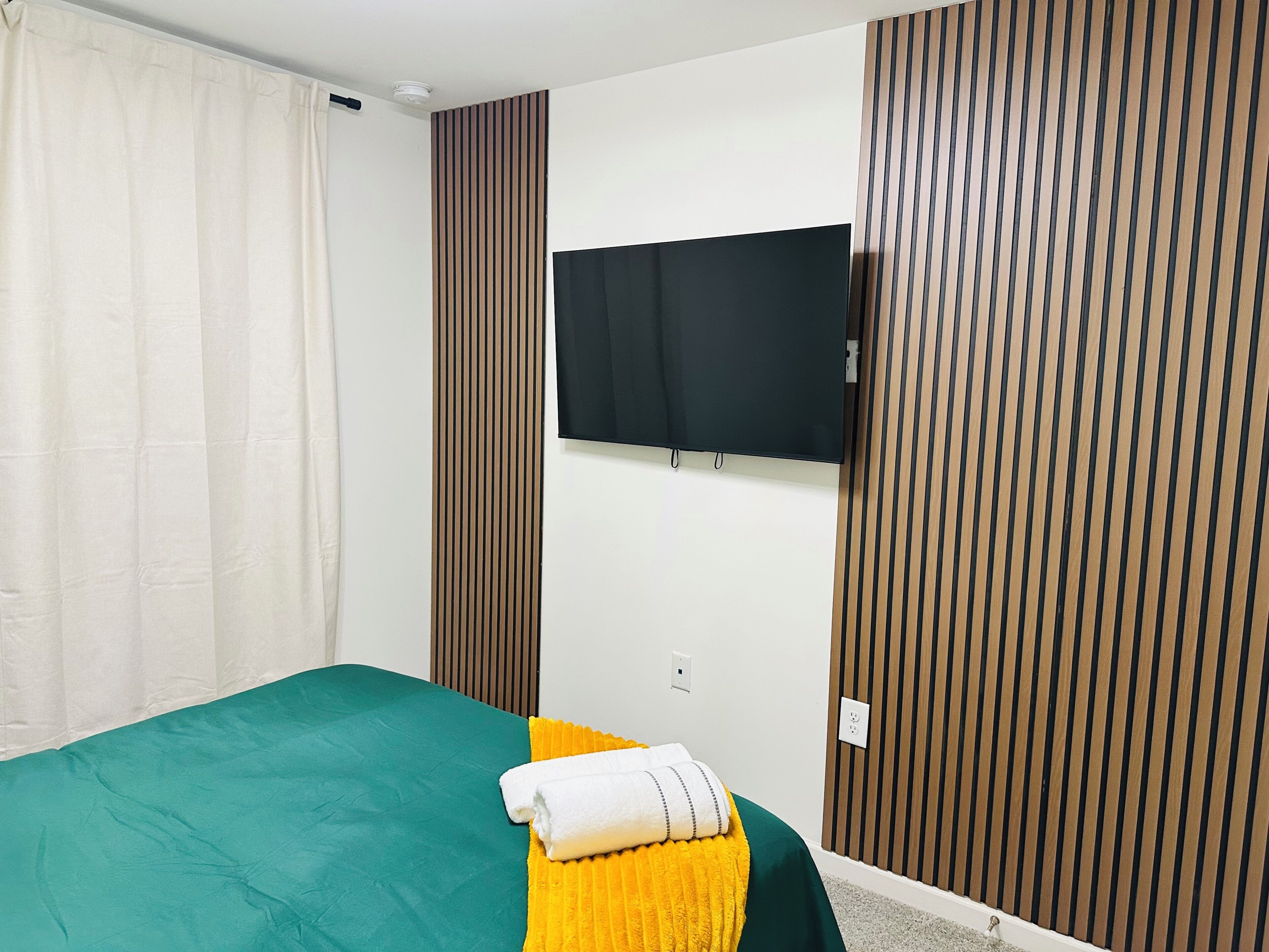3 bedrooms, iron/ironing board, free WiFi, bed sheets