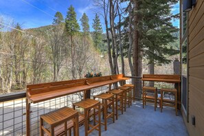 Terrace/patio - Tahoe Après Haus | Sauna, Hot Tub & Chef Kitchen (South Lake Tahoe)