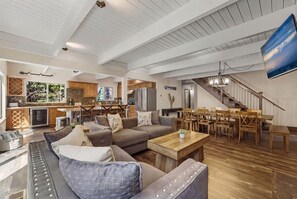 Tv och eldstad