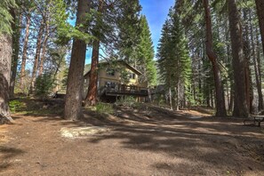 Exterior - Tahoe Après Haus | Sauna, Hot Tub & Chef Kitchen (South Lake Tahoe)