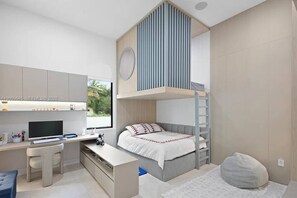 4 habitaciones, escritorio, tabla de planchar con plancha y wifi gratis 