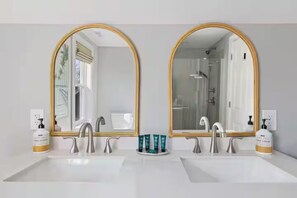 Shower, hair dryer, towels, soap - Charming Home with Hot tub & walk to town! (Three Oaks)