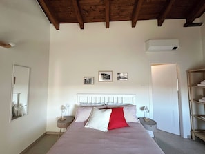 WiFi, bed sheets